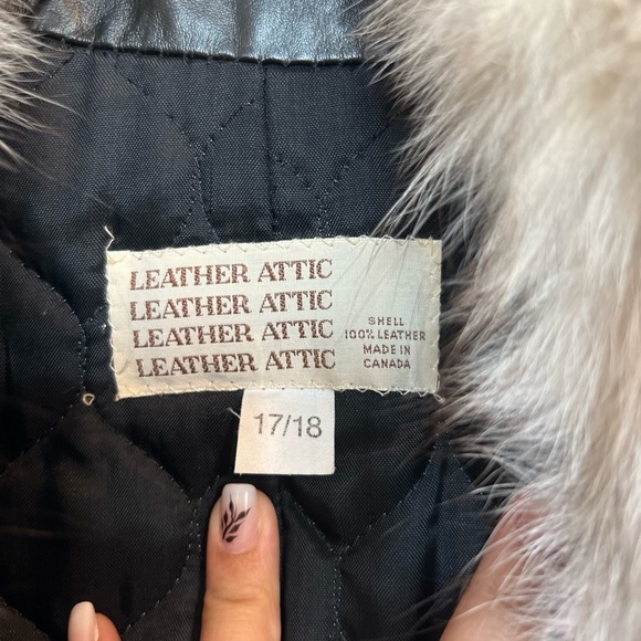 Vintage 60’s Leather Attic Made in Canada - Picture 5 of 11